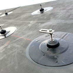 Zonnepanelen Hellend dak met EPDM